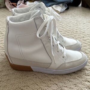 Sorel Women's White and Tan High-Top Sneakers